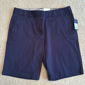 Women’s navy Bermuda shorts